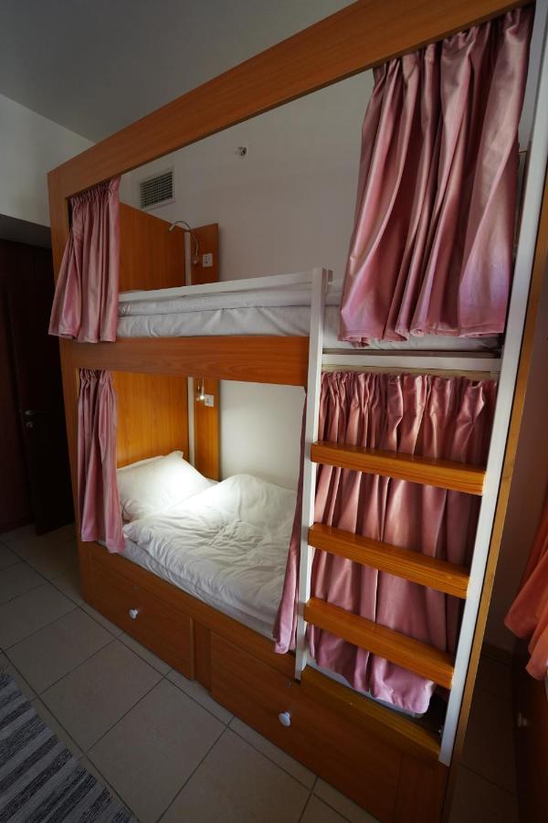 Lunar Hostel 96 Dubai Exterior photo
