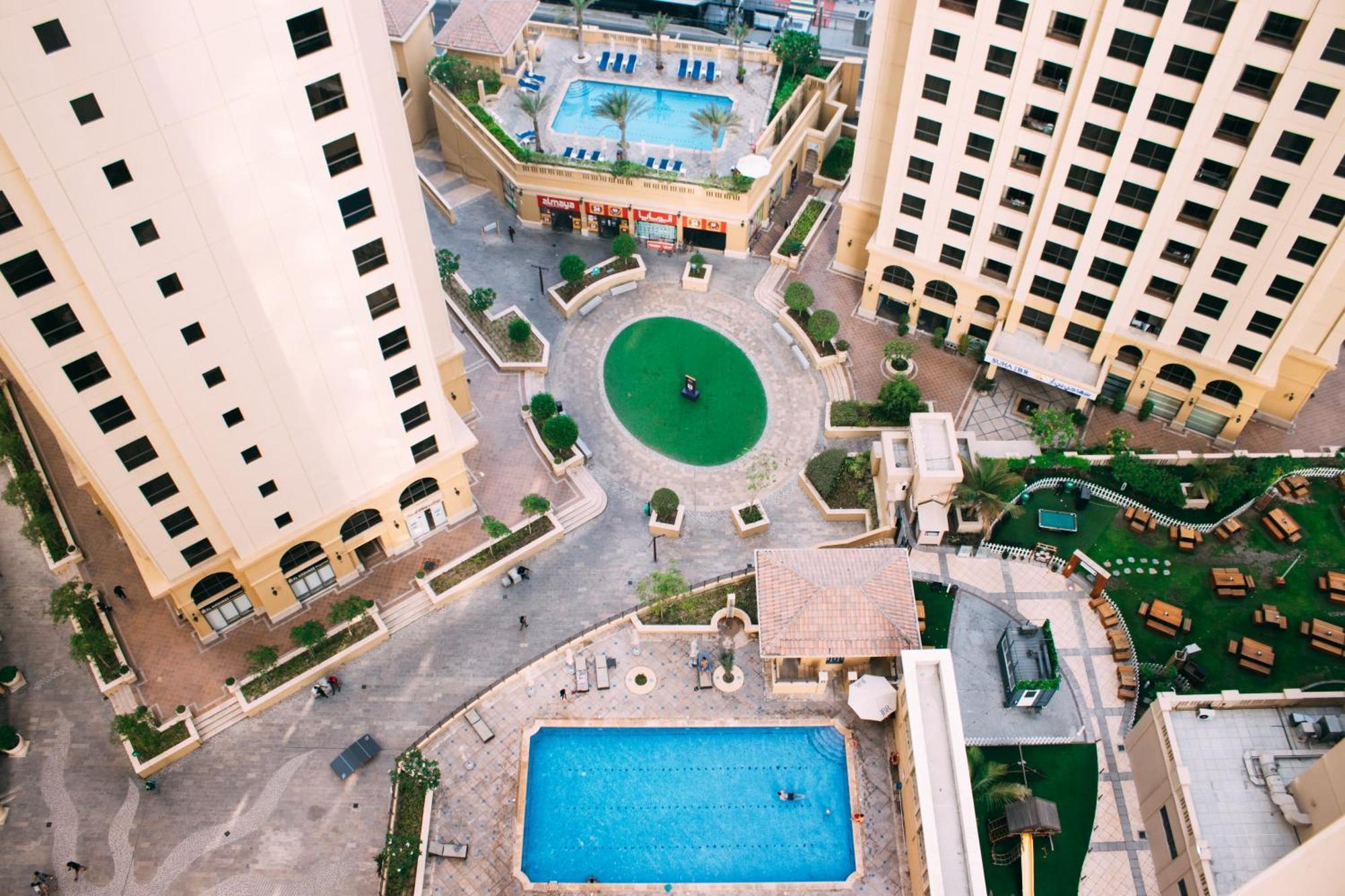 Lunar Hostel 96 Dubai Exterior photo